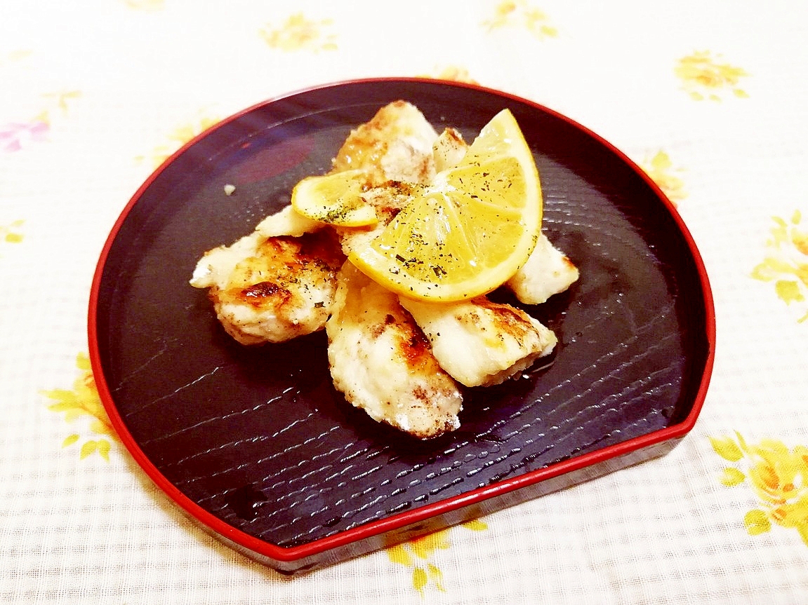 レモン添え♪鶏ムネのスパイス焼き