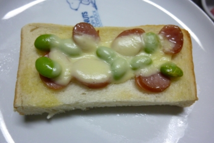 魚肉ソーセージと枝豆のチーズトースト★