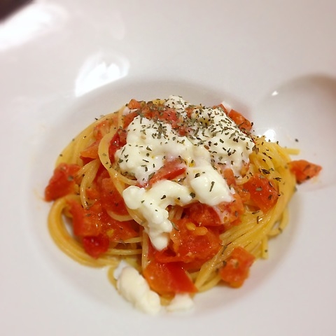 イタリア人ってスゴイ！シンプルなトマトパスタ