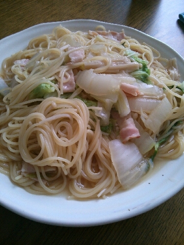 細麺で作ったら、スープ少なめのラーメンみたいな見た目になっちゃいました…

あっさりでおいしかったです♪