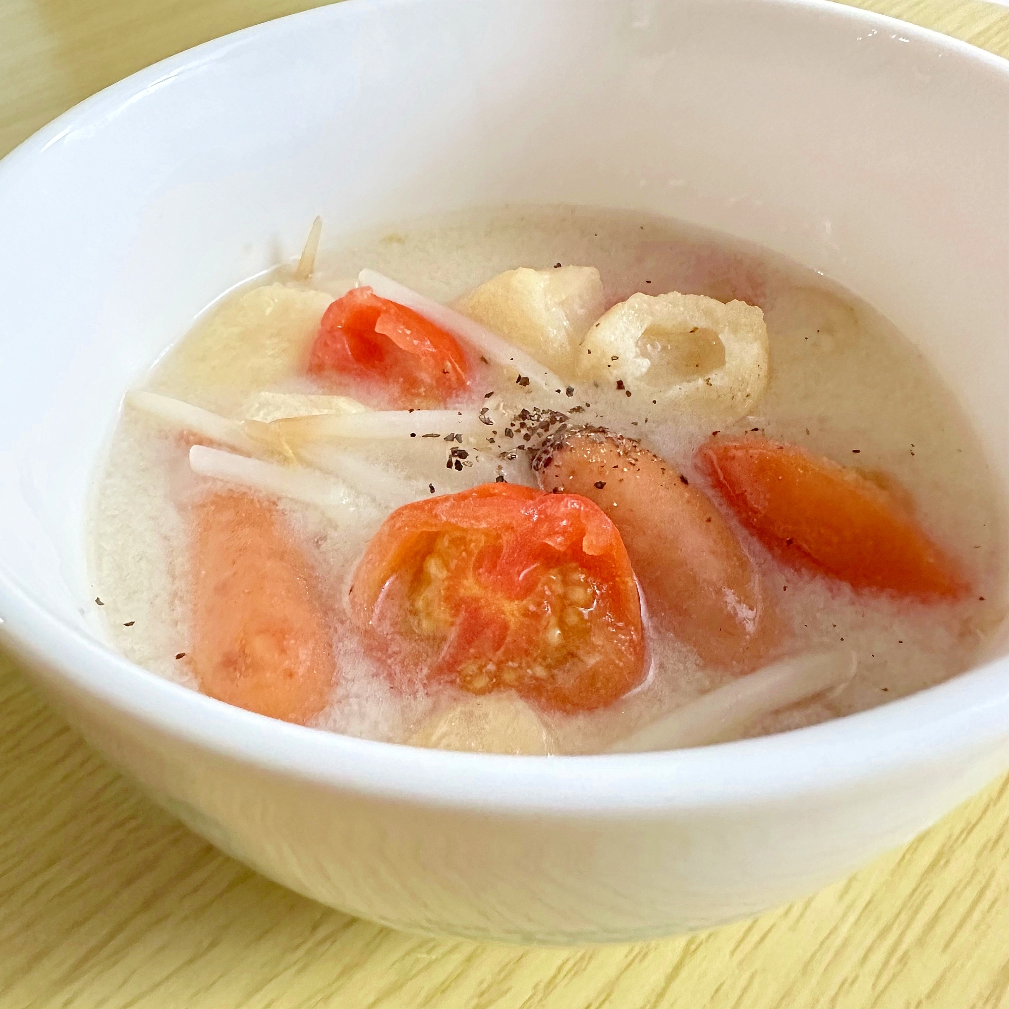 トマトと油揚げの豆乳スープ *ꕤ*.ﾟ
