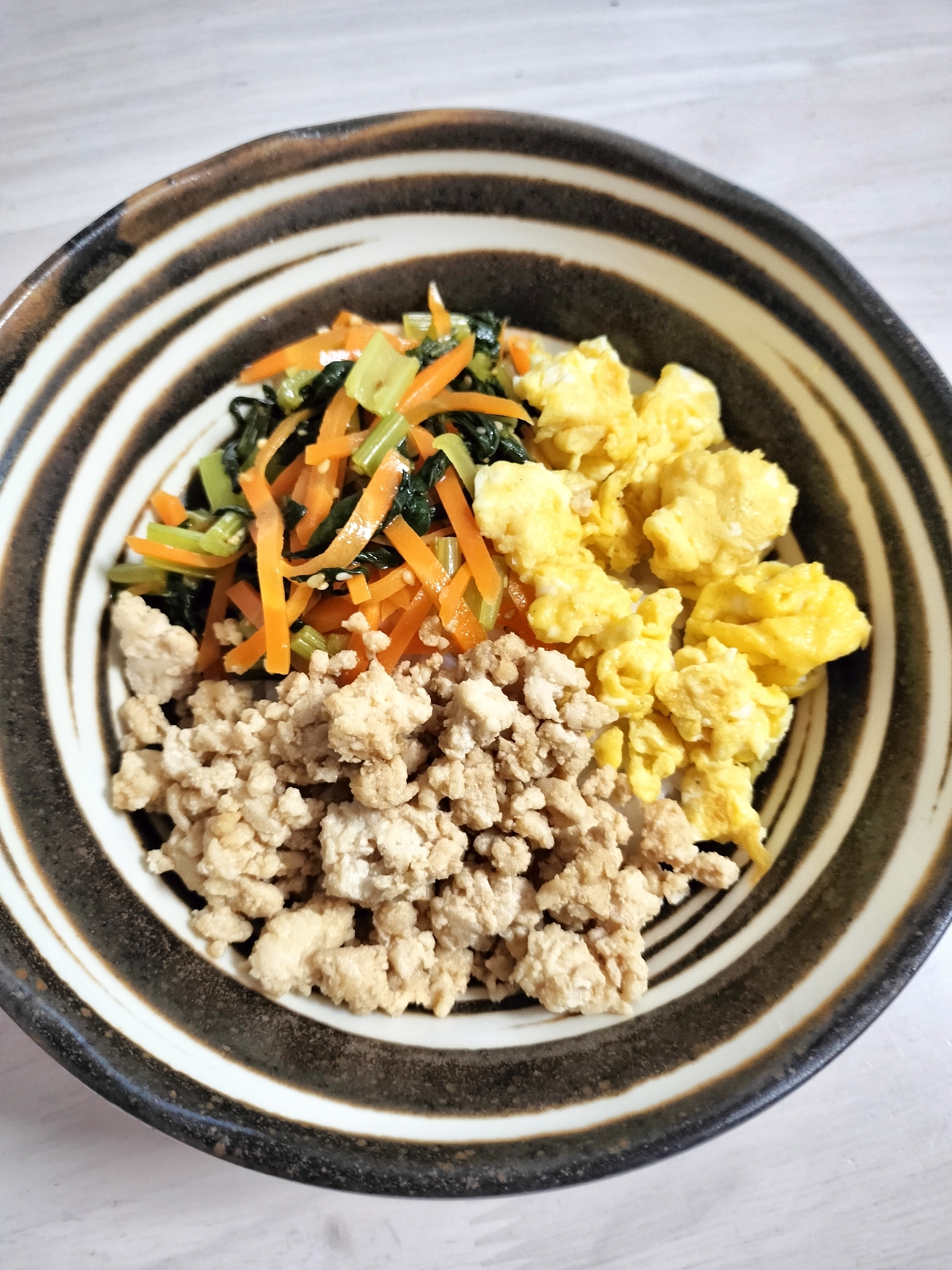 〚韓国風〛鶏そぼろ丼