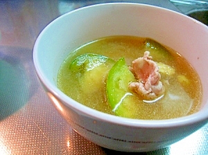 豚肉と青ナスの味噌汁