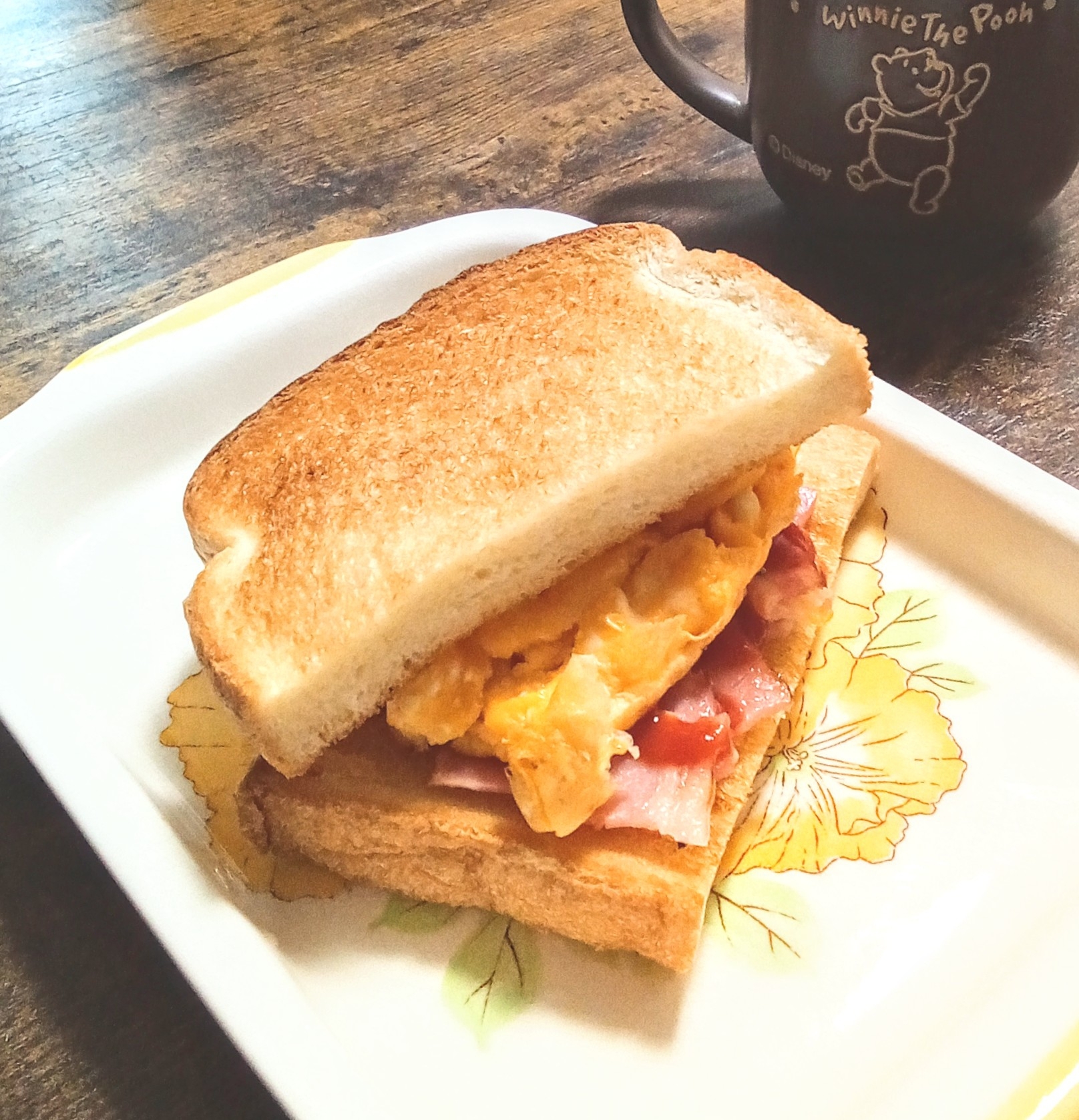 ベーコンスクランブルエッグホットサンド〜お弁当に〜