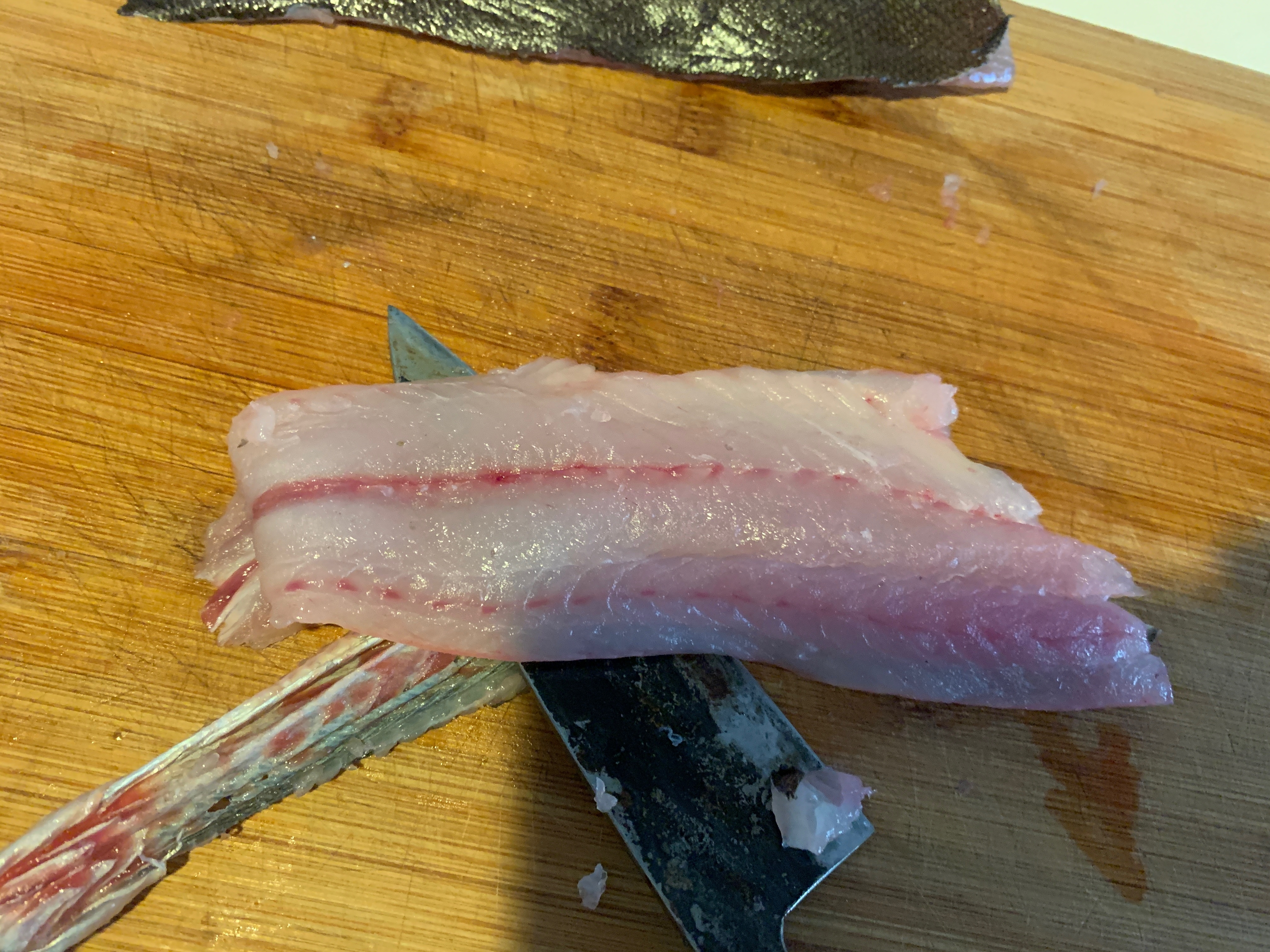 イサキのお刺身 炙り刺身 レシピ 作り方 By みつばちはっちぃ 楽天レシピ イサキのお刺身 炙り刺身 レシピ 作り方 By みつばちはっちぃ 楽天レシピ