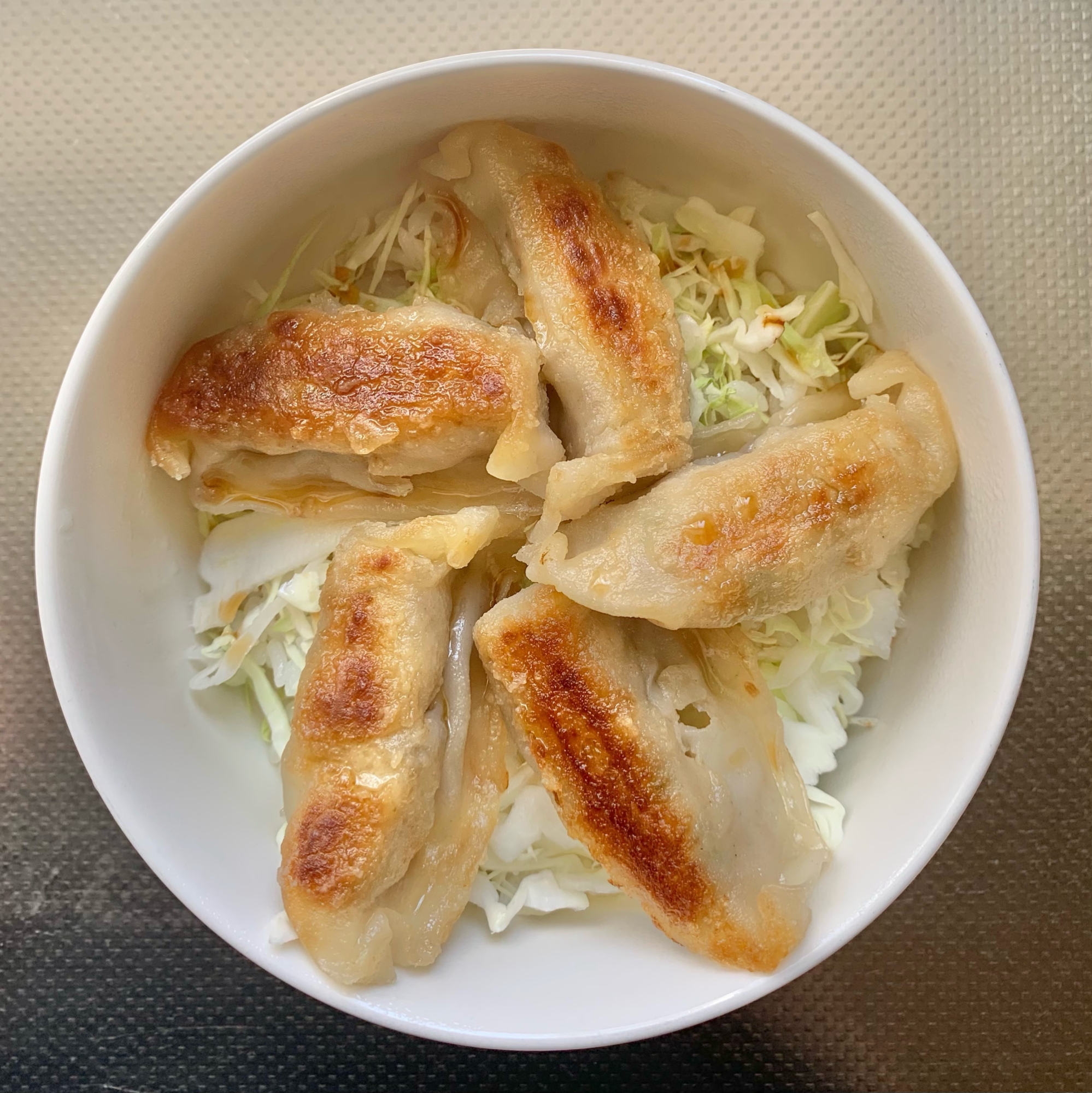 余った餃子で☆餃子丼