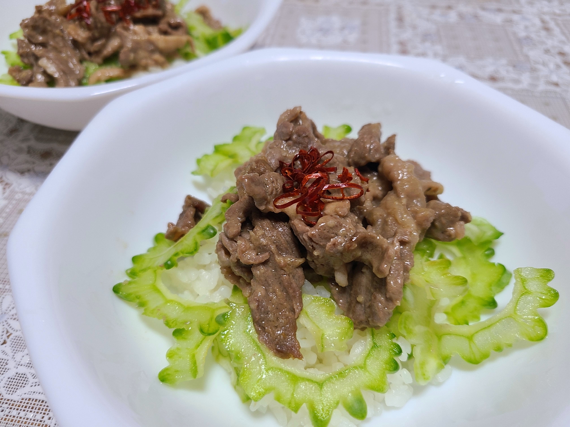 ワサビ味のお肉ご飯 お茶漬け(温・冷)もオススメ