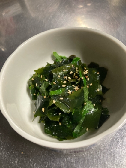 すりごまと炒りごまのダブルごまですね。
美味しいおつまみになりますね。