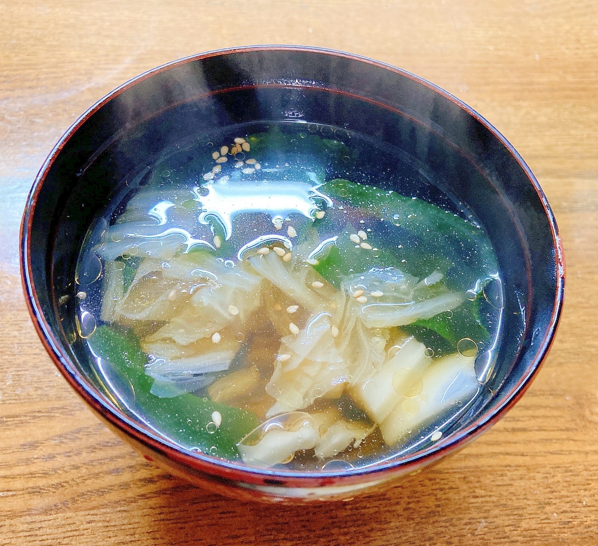 わかめと白菜の中華スープ