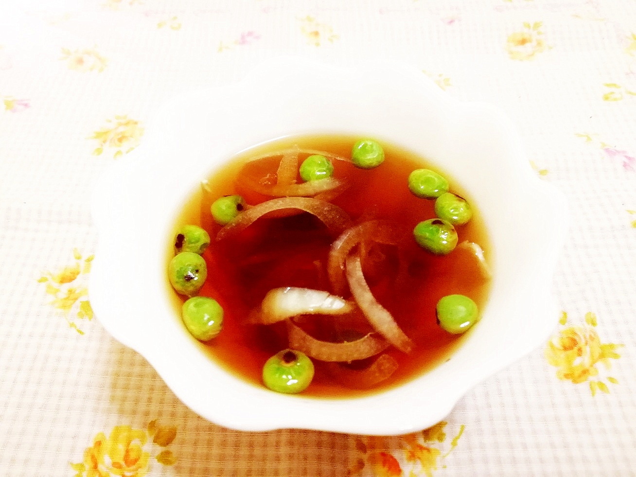 オリーブ風味♪グリーンピースと玉葱のスープ