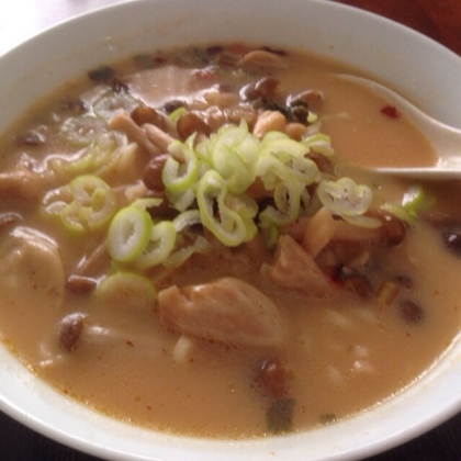 辛ラーメン大量にいただき、こんな辛いものどうしようかと困ってました。救いの神ですね。キノコ尽くしでいただきました。ごちそうさまでした〜