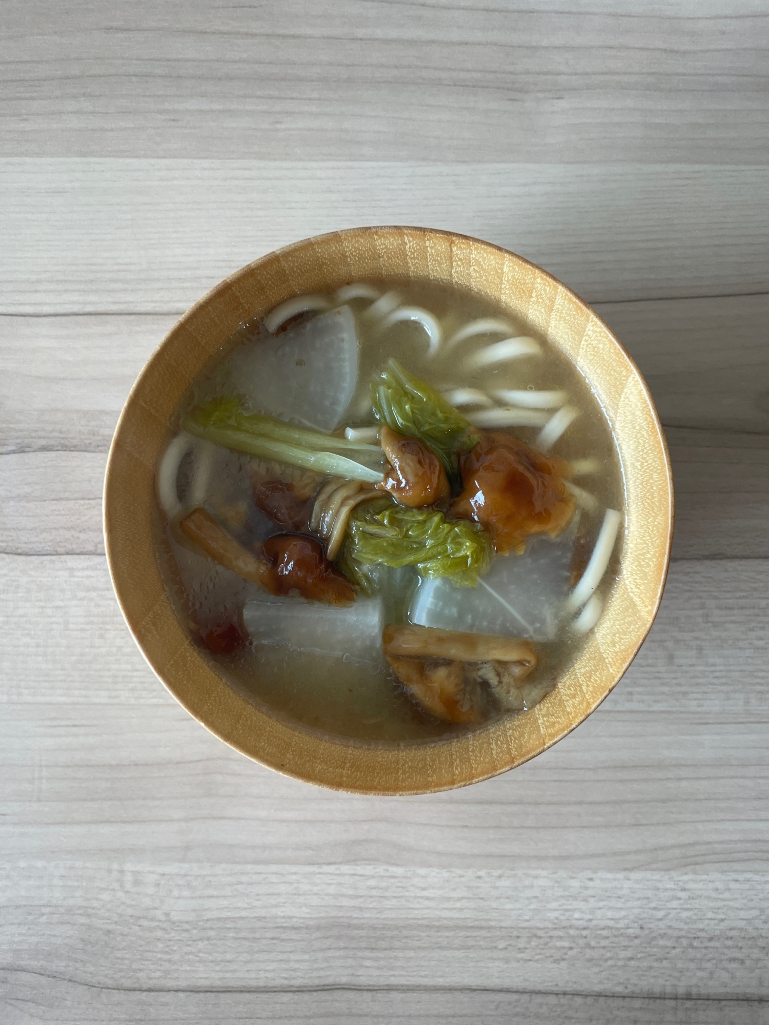 大根とはくさい菜のなめこうどん