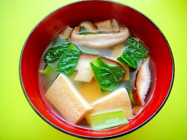 お値下げ♡当時物♡レア物♡昭和レトロ♡特大蓮華♡美品♡湯豆腐♪その① 高野豆腐と椎茸小松菜の醤油汁 レシピ・作り方 by mint✩（返レポお