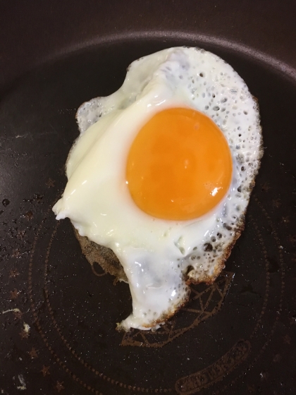 カリカリとろとろ目玉焼き