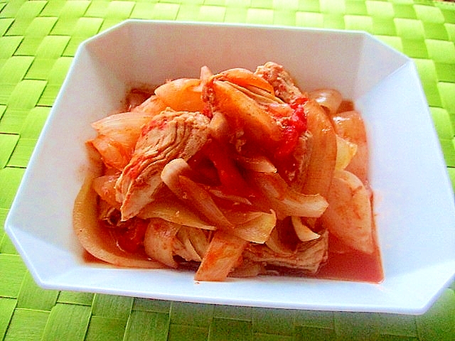 炊飯器で簡単!鶏むね肉とたっぷり玉ねぎのトマト煮