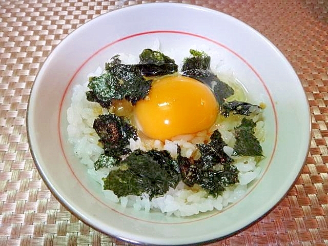 わさびと海苔の卵かけごはん