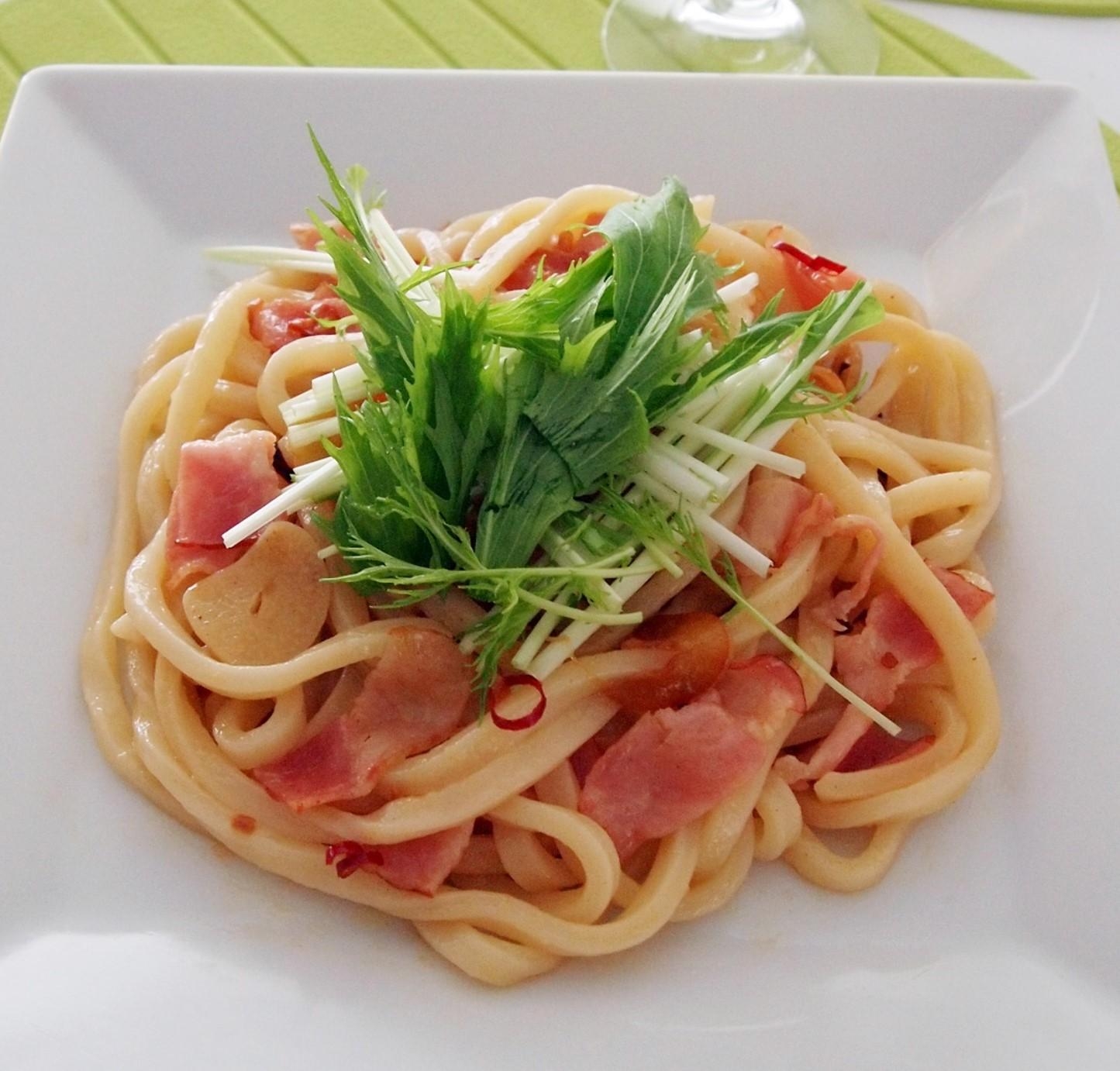 ベーコンと水菜のうどんペペロンチーノ