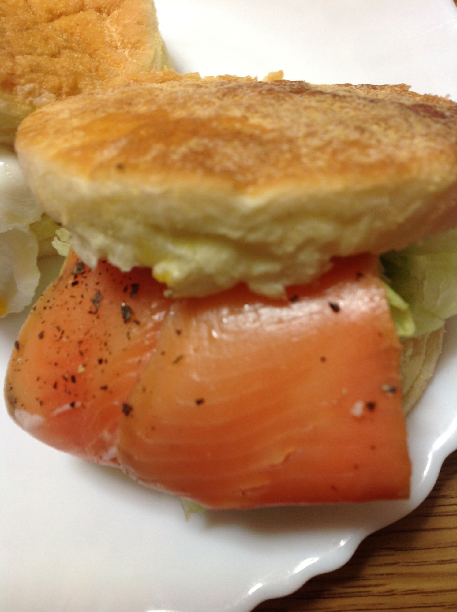 イングリッシュマフィン(クリチサーモンペッパー)