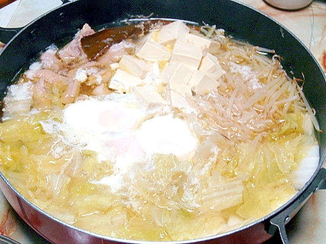 簡単！塩ベースで！豆腐入り鶏と白菜のシンプル鍋♪