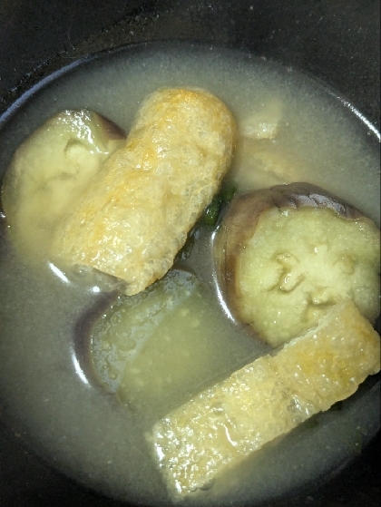 ごま油香る♪ナスと油揚げと小松菜のお味噌汁^_^