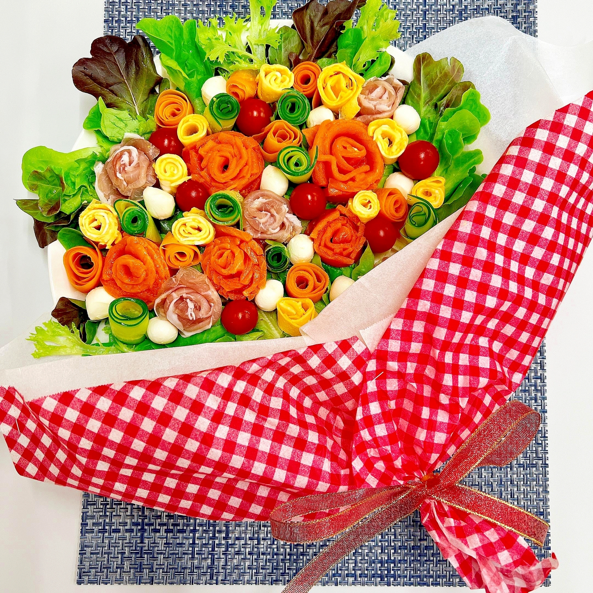 華やか サーモンと生ハムの ブーケサラダ レシピ 作り方 By まめもにお 楽天レシピ