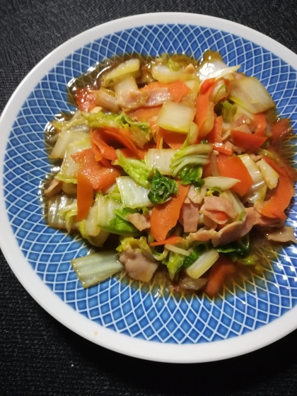 白菜とベーコンの炒め物