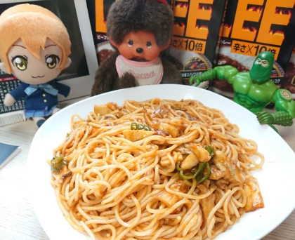 今日はパスタ♫ピザ用ソースDeナポリタン！！