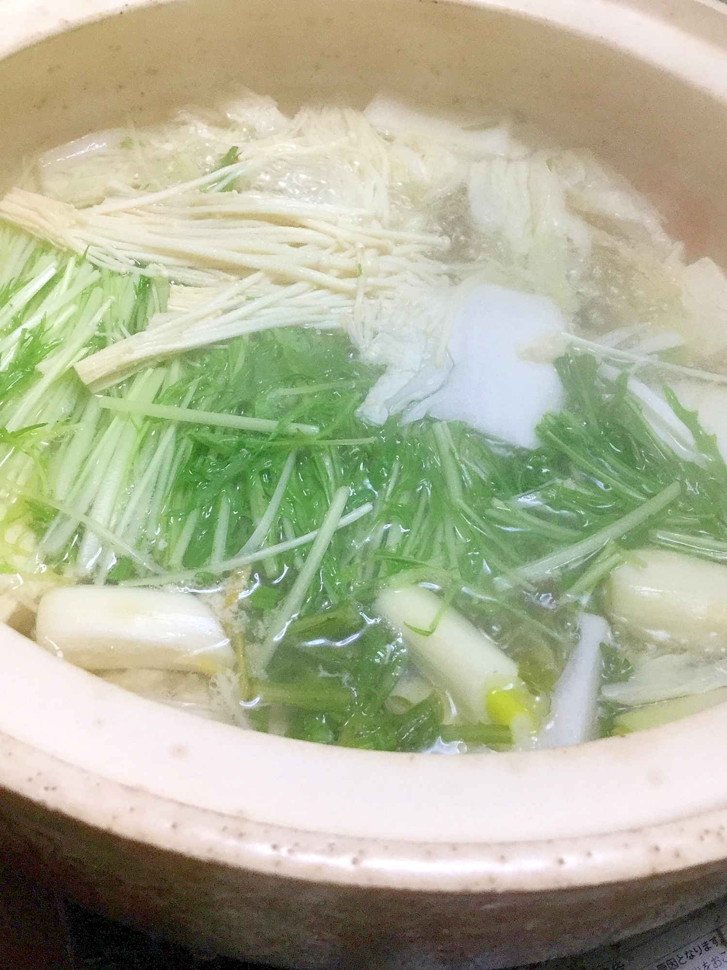 水菜とエノキ入りタラちり鍋。
