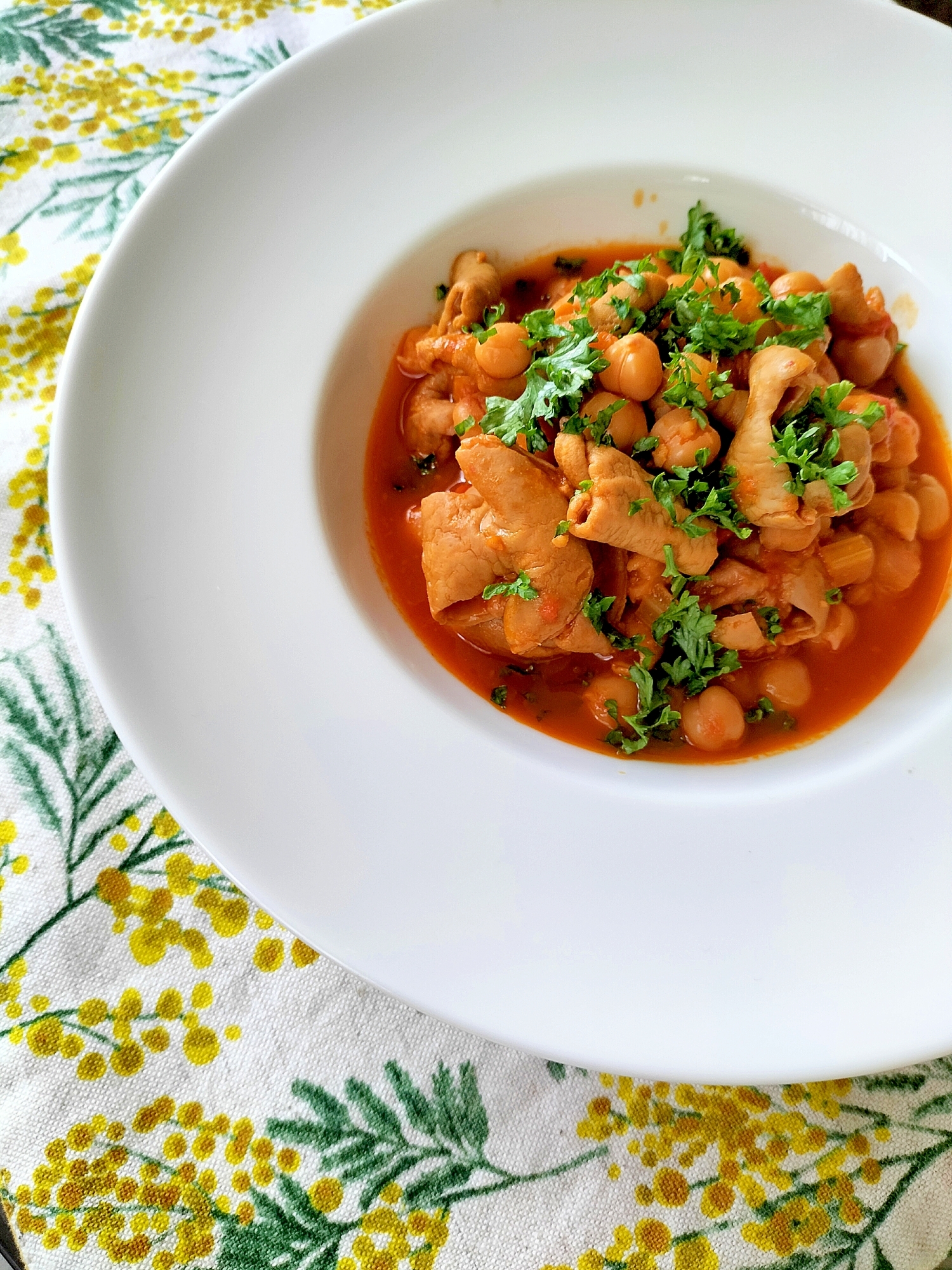イタリアトリッパ風♩白モツとひよこ豆のトマト煮♩