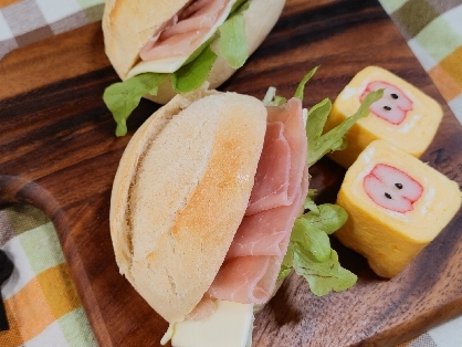 簡単サンドイッチ　レタス 生ハム チーズ