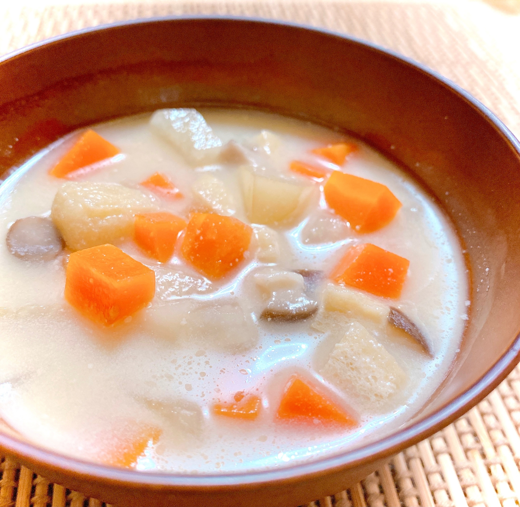根菜のほっこり豆乳味噌スープ