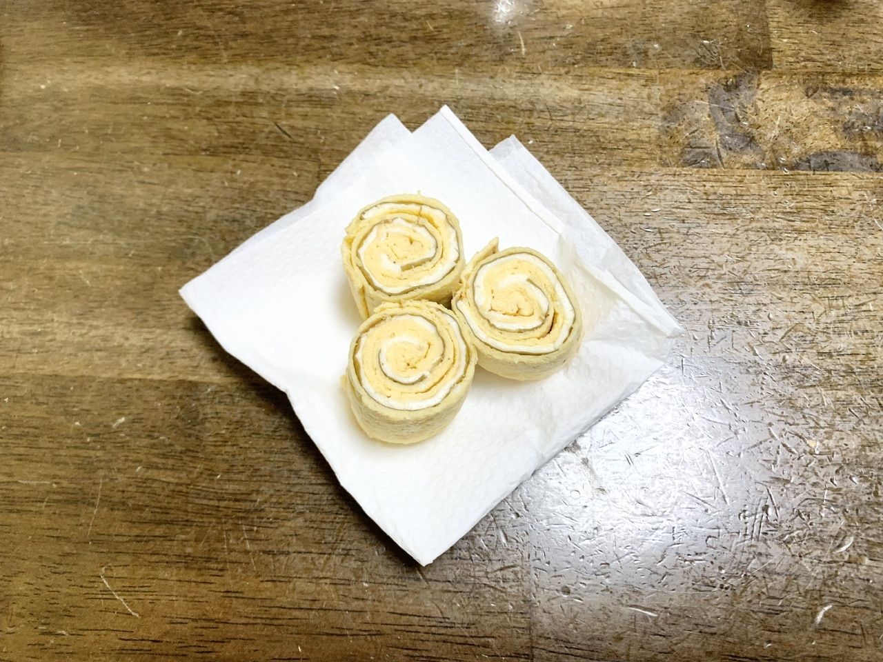 お弁当レシピ ベシシートとチーズのくるくる卵焼き