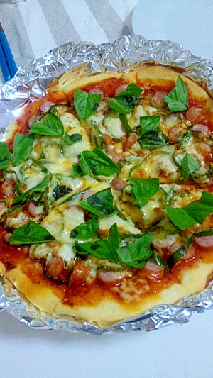 もうデリバリー不要☆お家で作れる簡単ウインナーピザ