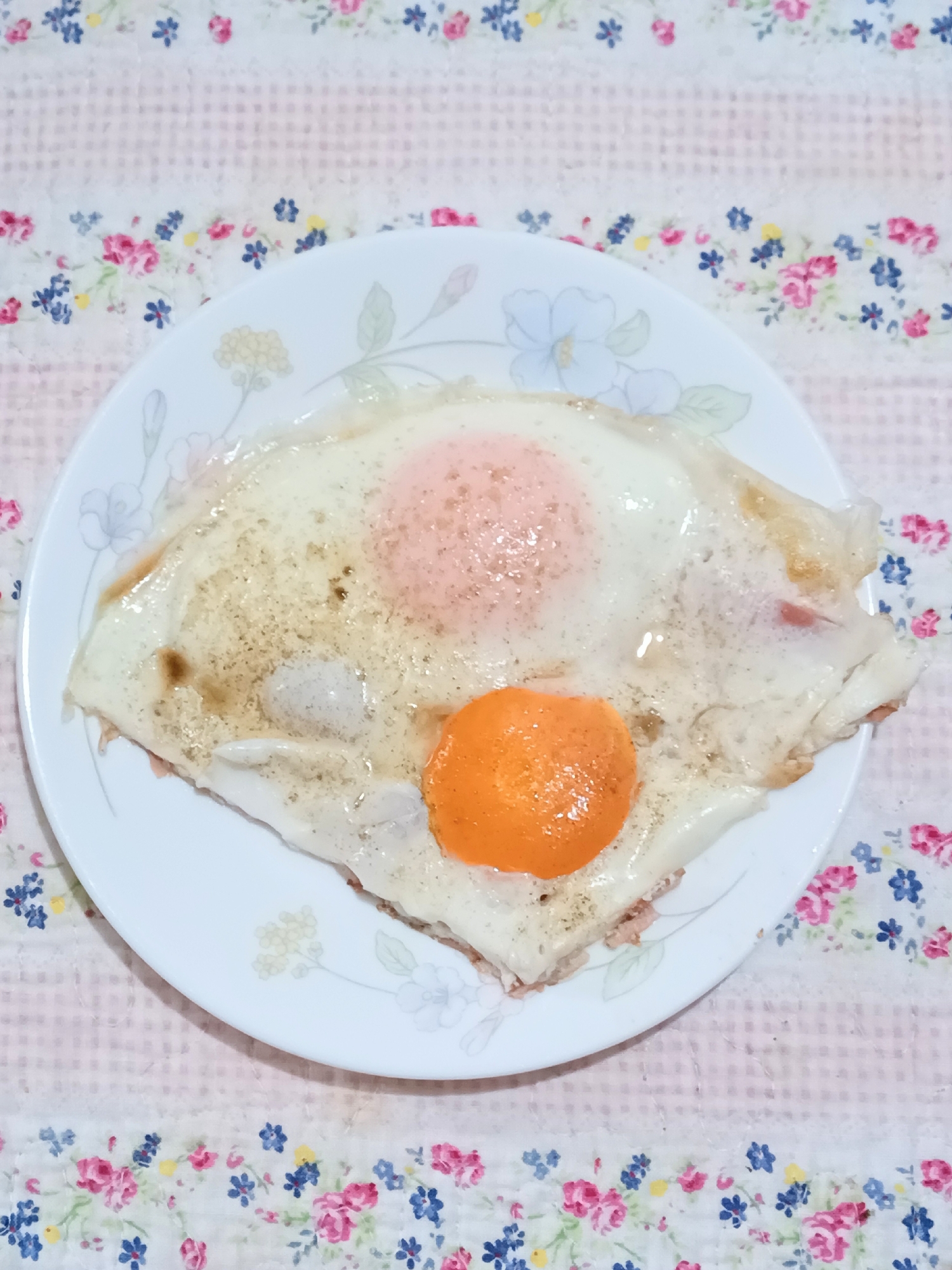 調味料で旨味アップ!ハムエッグ★