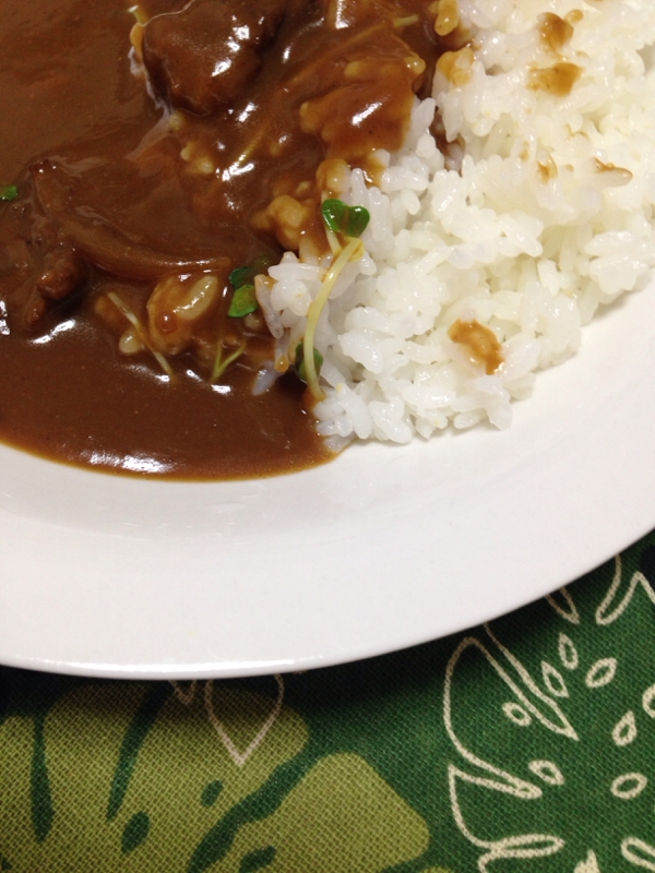 かいわれ大根の彩りカレーライス(*^^*)☆