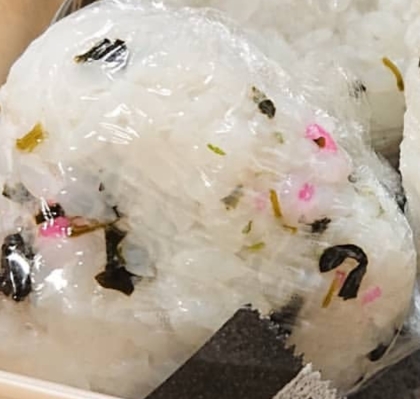 《ウインナー七味マヨ焼き》おにぎり