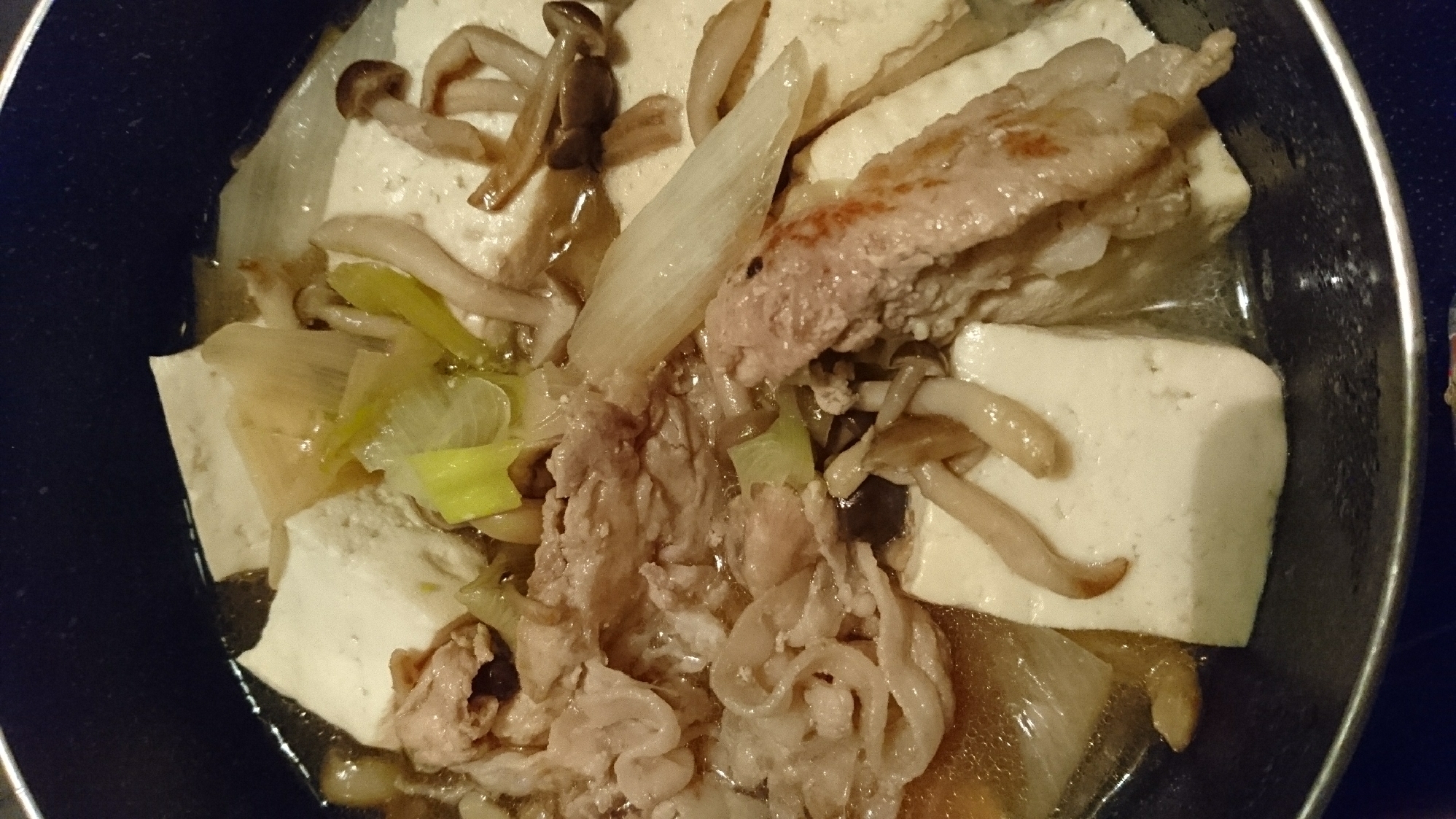 しめじとネギで♪水切り不要の肉豆腐