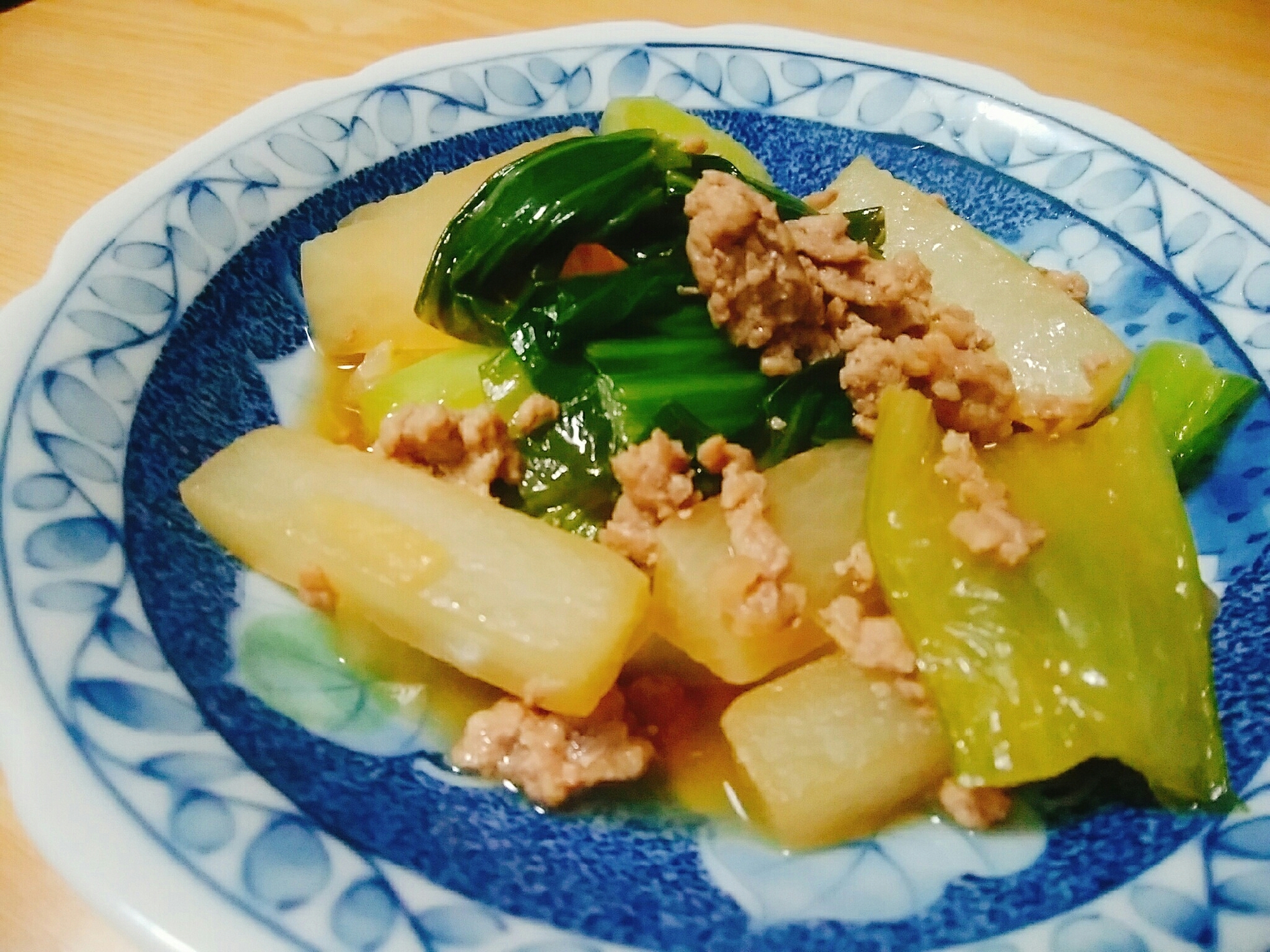 豚ひき肉とチンゲンサイと大根の煮物