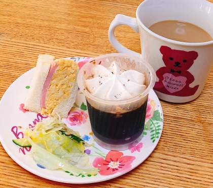 mimiちゃん♫コーヒーゼリーをChâteraiséで買ってきました♡♡♡100円なのにおいしいよꕀ♡♡♡朝ごはんにはいつもデザート楽しみ♡♡♡