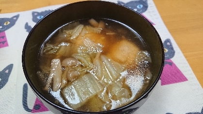 シメジもプラスしてみました。
白菜の甘味でほっこり美味しくできました。ご馳走さまでした(*^^*)