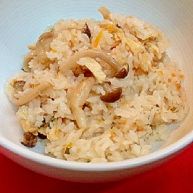 香り松茸・味しめじの炊き込みご飯