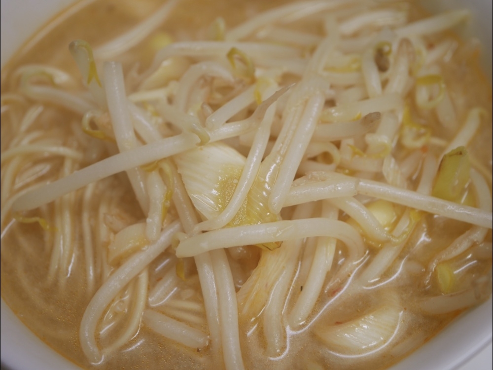 ピリ辛もやし味噌ラーメン