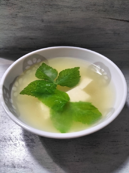 三つ葉と木綿豆腐の味噌汁