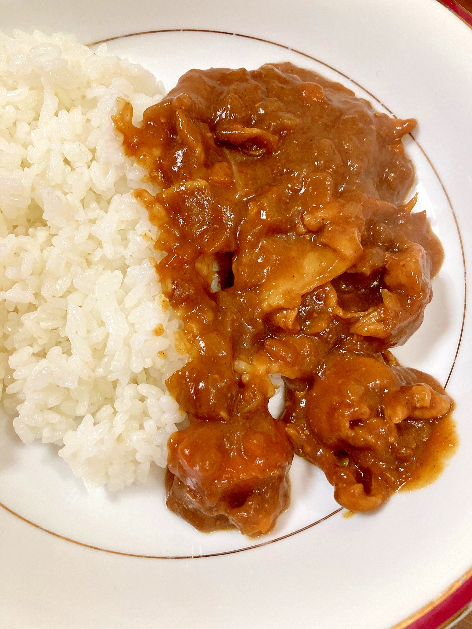 豚切り落とし肉と豚バラで作るポークカレー