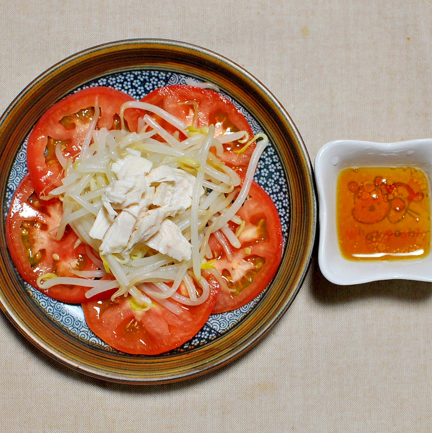 蒸し鶏ともやしとトマトのサラダ