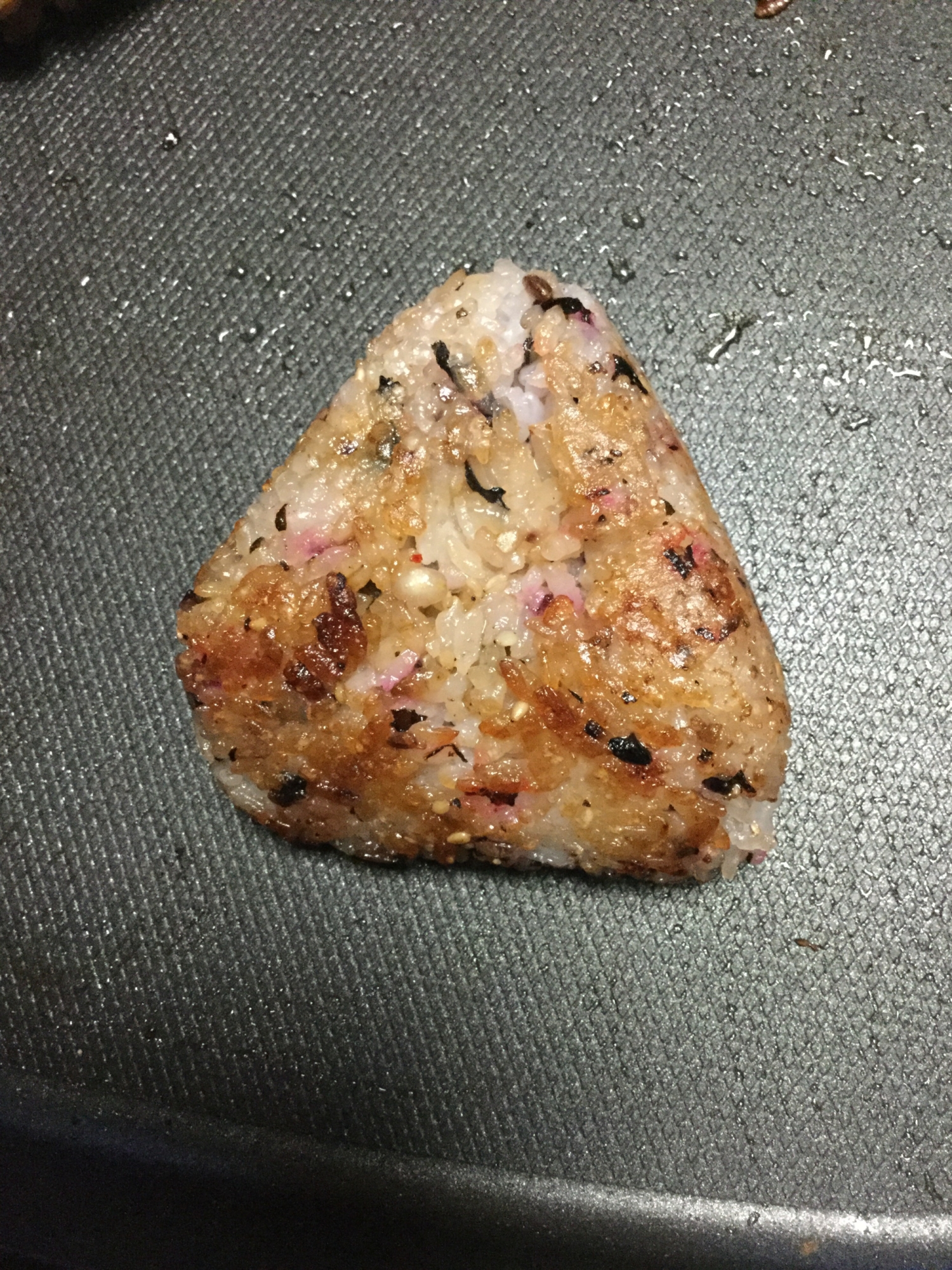 柴漬けわかめで焼きおにぎり