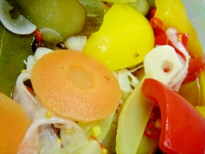 彩りキレイな夏野菜の即席ピクルス きゅうり レシピ 作り方 By Pinkmoon 楽天レシピ