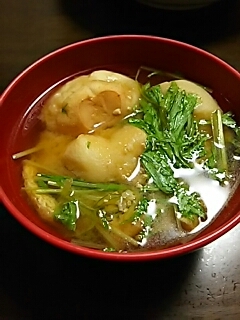 お餅麩というもっちりのお麩を使いました！水菜を入れるとシャキシャキして美味しいですよね★