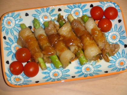 お弁当にも♪アスパラの豚肉巻き♪焼肉のたれで簡単に