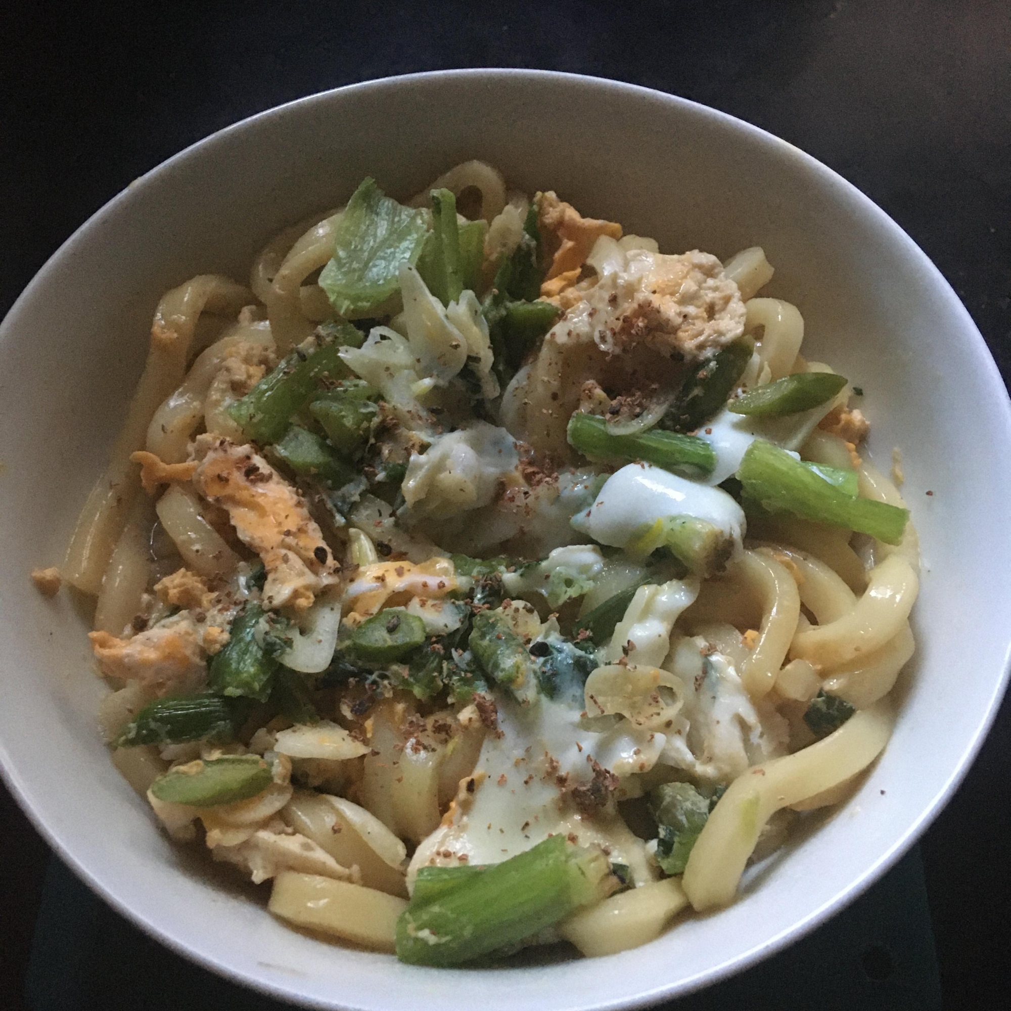 小松菜 にんにく アスパラ 卵煮込みうどん